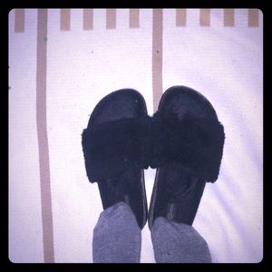 Black zerstress slip-ons